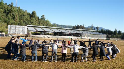 凝聚團隊、感恩前行—鳳凰保集拓展活動